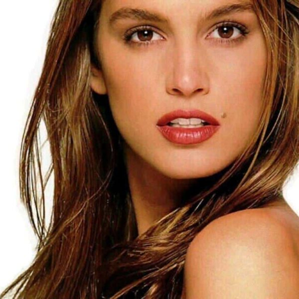 Cindy Crawford’s Bikini Shot Lawsuit