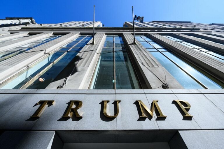 Trumpbuilding