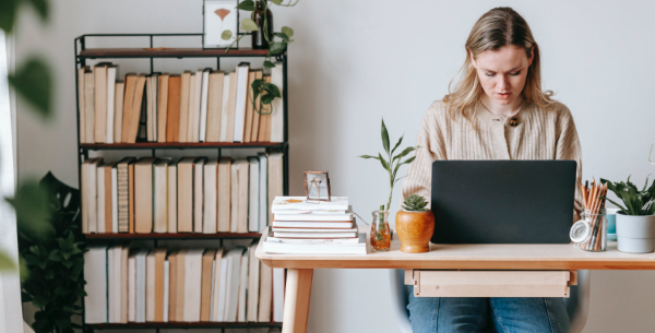 The Best Wood For Your Home Office Desk Top: 18 Of The Best Wood Desk Tops For You