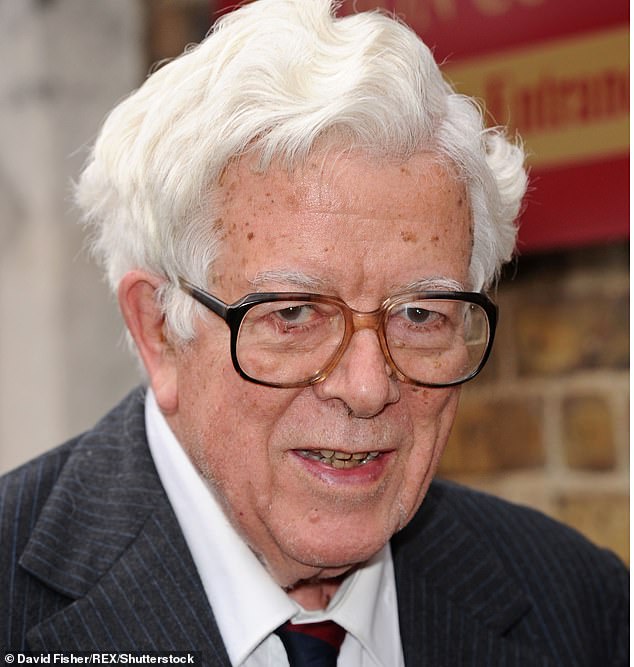On Her Majesty's Legal Service: The Lawyers Who Keep The Queen's Affairs Quiet 5 On Her Majesty's Legal Service: The Lawyers Who Keep The Queen's Affairs Quiet 5