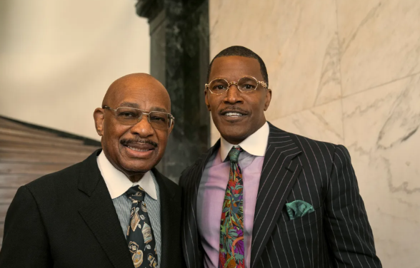 Who IS Willie E Gary Lawyer, The Famed Litigator and Multi-Billion Dollar Success Story? Willie E Gary and Jamie Foxx in 'The Burial'