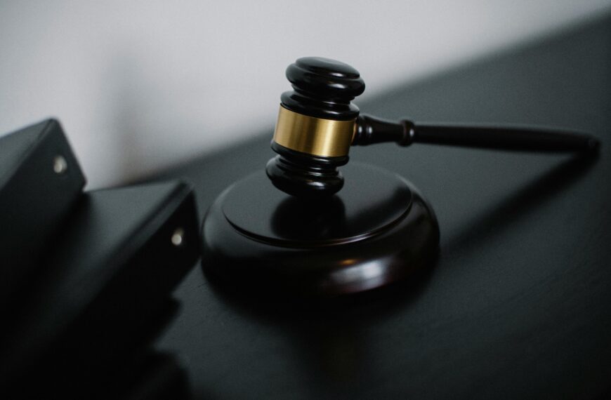 Courtroom Dress Code for Men: Look Sharp, Stay…