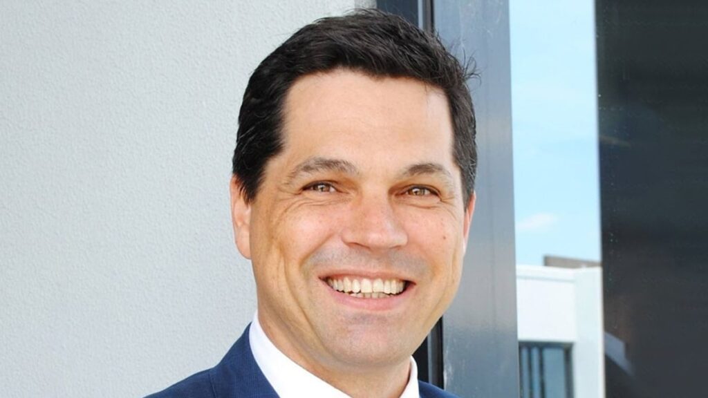 Lyndon burke burke mangan lawyers hr ndjwwa