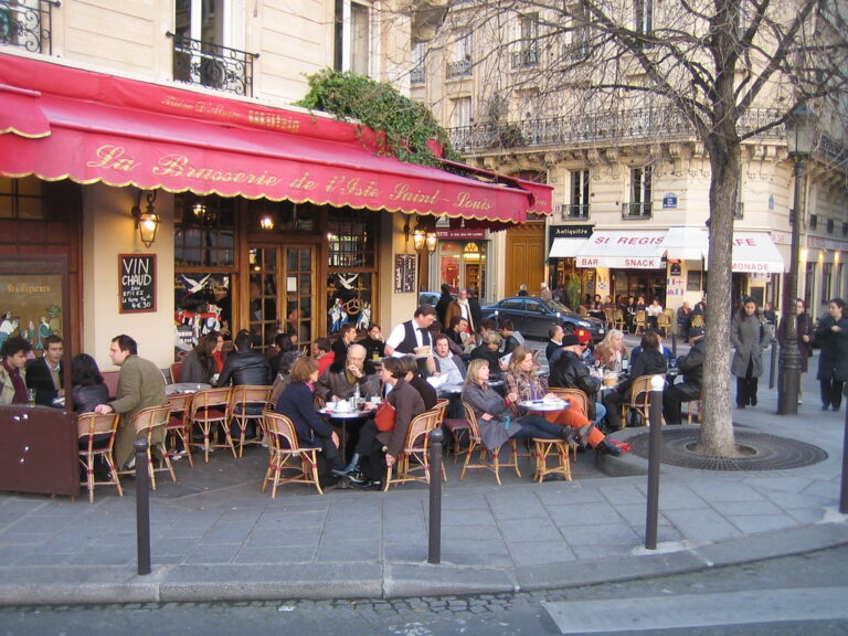 Best Paris travel article - John Bowie on LawFuel