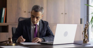 difference between lawyers and attorneys