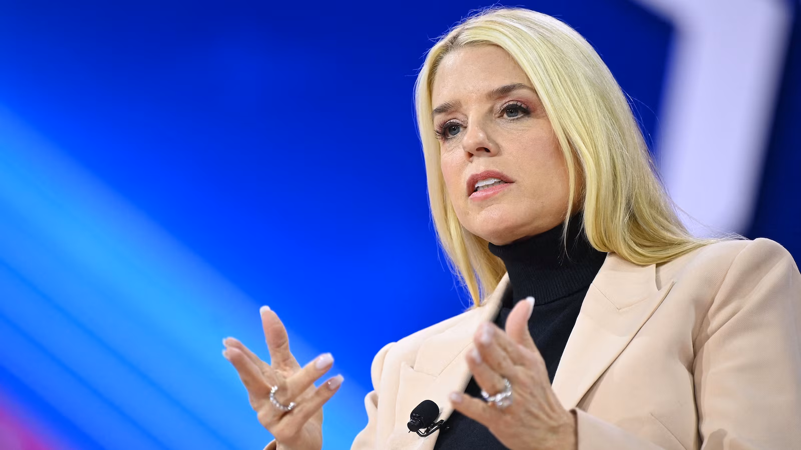 Pam bondi