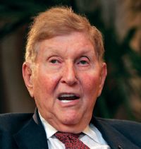 The battle between media magnate Sumner Redstone and his daughter Shari has already grabbed headlines. Now the irascible 80-year-old Viacom founder, who has battled employees as well as family members, looks like he might be headed for a marital split as well. And . . wait! . . maybe a split with Steven Spielberg.